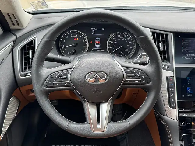 
								Infiniti Q50 Luxe full									
