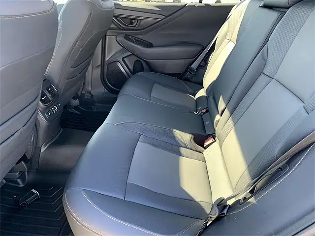 
								Subaru Outback Wilderness full									