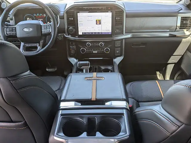 
								Ford F-150 Platinum full									