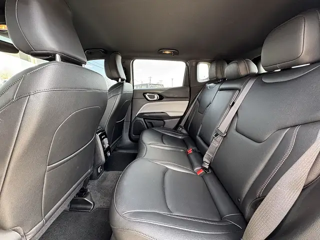 
								Jeep Compass Limited Edition full									