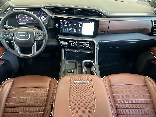 
								GMC Sierra 2500HD Denali Ultimate full									