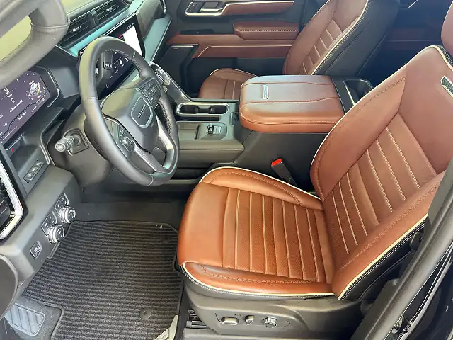 
								GMC Sierra 2500HD Denali Ultimate full									