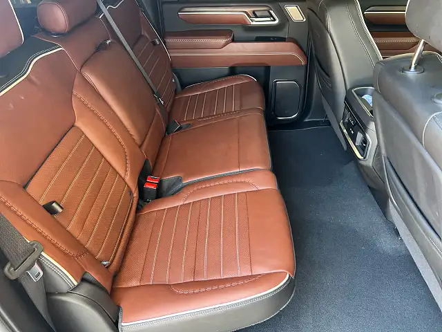 
								GMC Sierra 2500HD Denali Ultimate full									