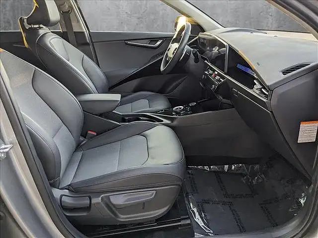 
								Kia Niro EV Wind full									