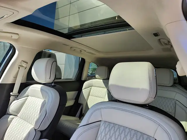 
								Lincoln Nautilus Black Label full									