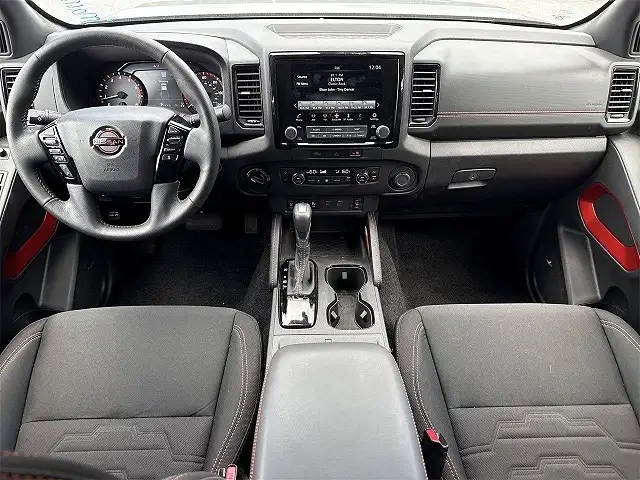 
								Nissan Frontier PRO-4X full									