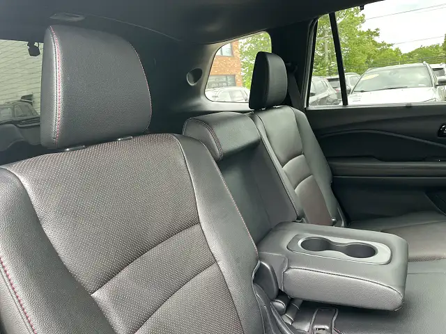 
								Honda Passport Black Edition full									